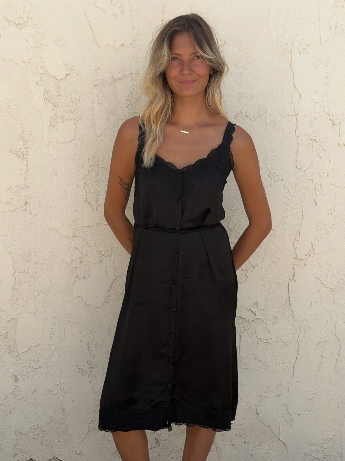 VINTAGE SILK SLIP MIDI - NOIR