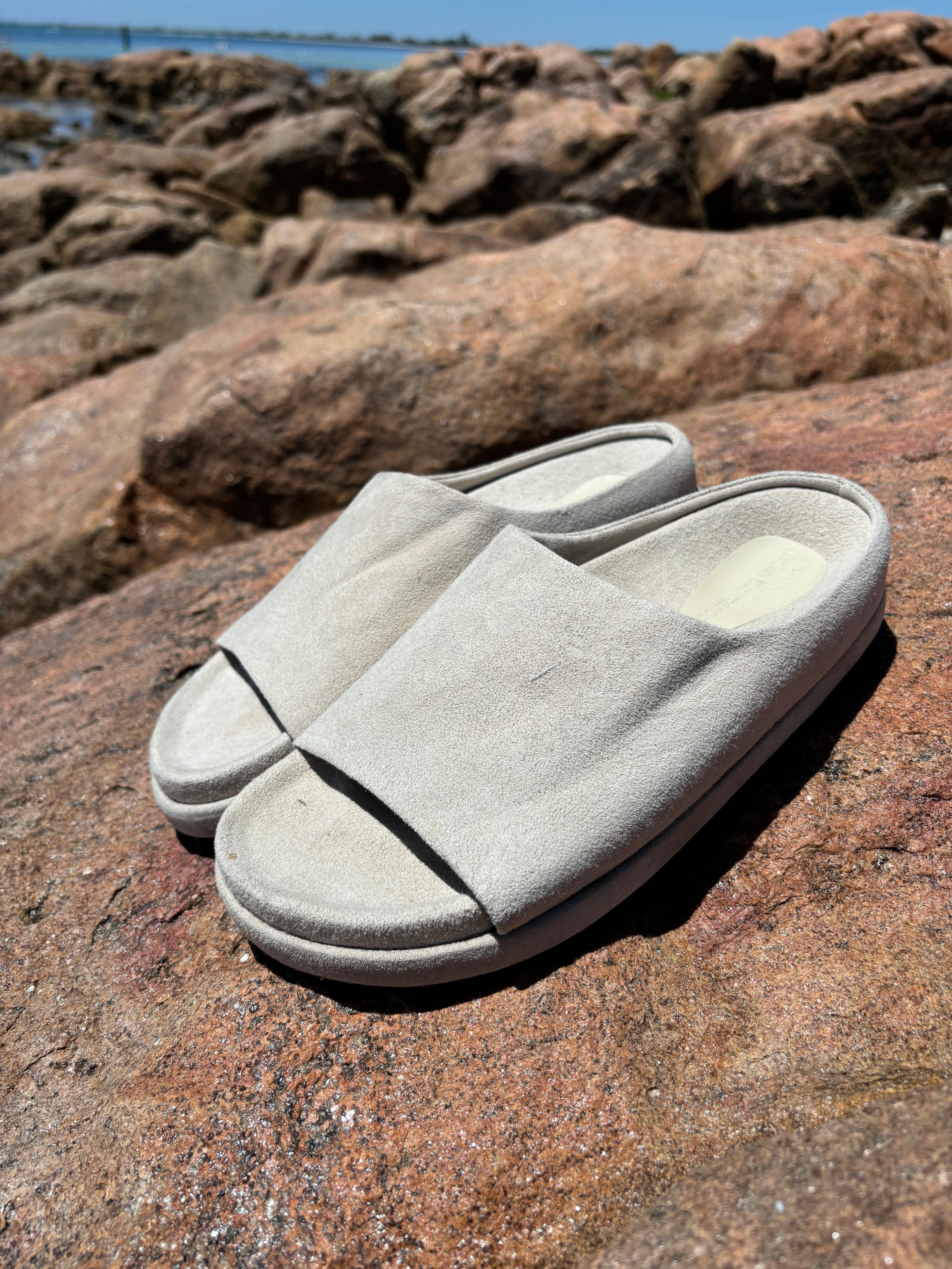 Comfort Slide ~Stone Suede